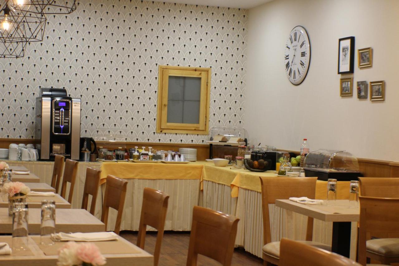 Hotel Meta Пас де ла Каса Екстериор снимка